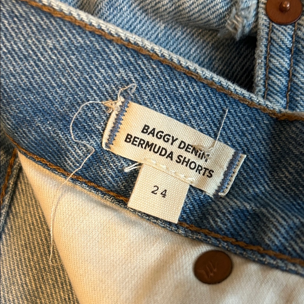 Madewell Light Blue Bermuda Jean Shorts. Size 24. - Picture 7 of 8